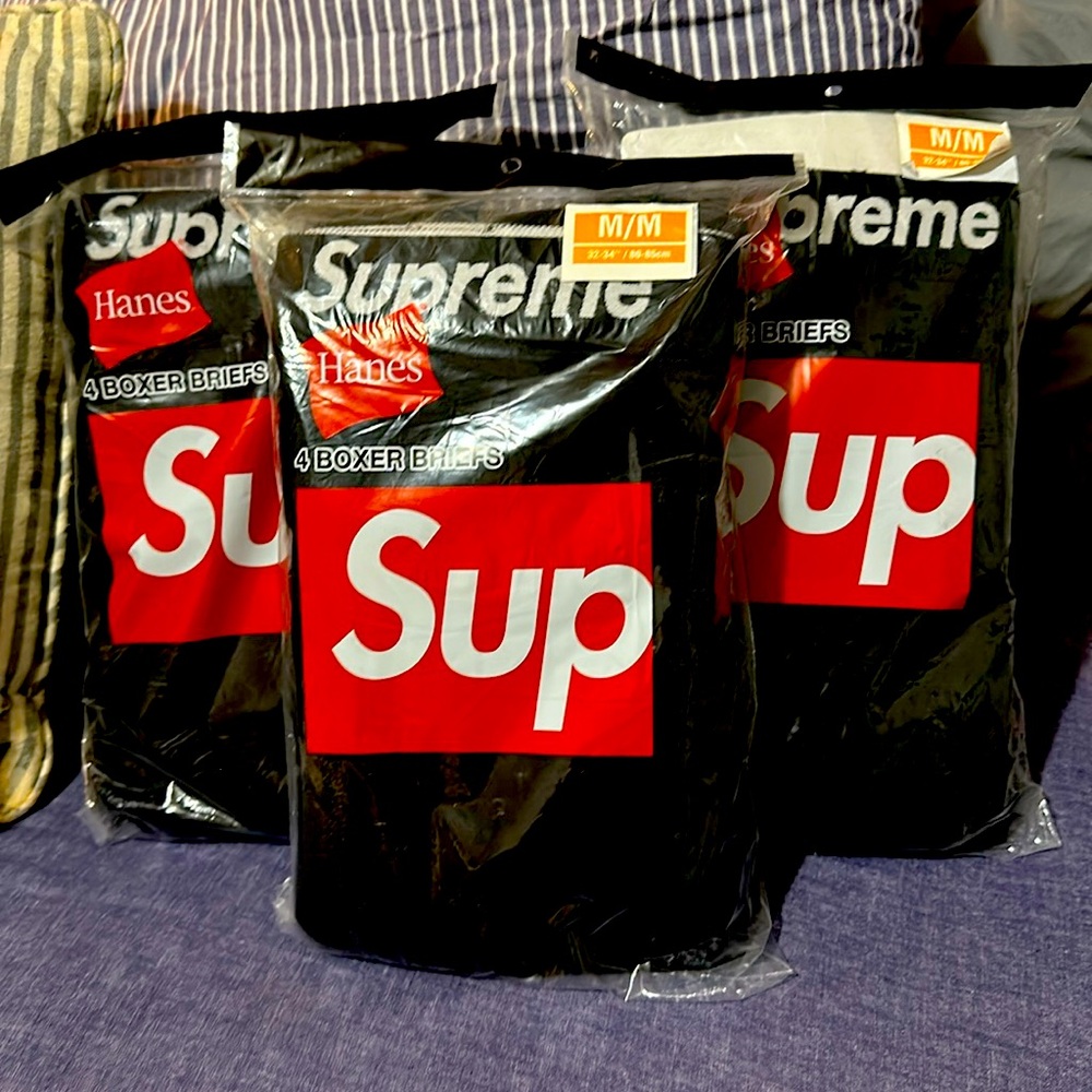 Brand New Hanes Supreme Boxer Briefs/Medium